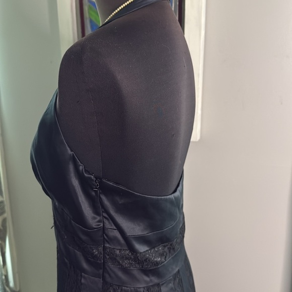 Calvin Klein 100% Silk Halter Maxi Dress - Picture 7 of 12